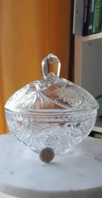 Kryształowa misa z pokrywką 17 cm PRL — ujęcie 4