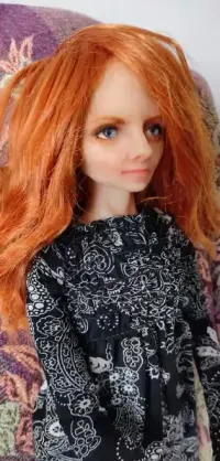 Lalka artystyczna ruda handmade — ujęcie 3