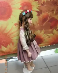 lalka porcelanowa gęsiareczka wys. ok. 40 cm — ujęcie 3