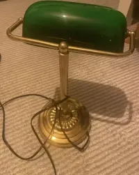 Lampa bankierska nocna — ujęcie 2