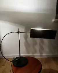 Lampa biurkowa VEB Leuchtenbau Lengefeld DDR lata 70 industrial — ujęcie 2