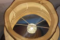 Lampa drewniana stołowa retro true vintage PRL abażur — ujęcie 4