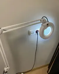 Lampa kosmwtyczna / ginekologiczna z lupą — ujęcie 2