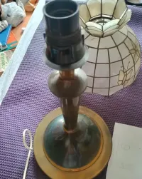 Lampa mosiądz z kloszem z wybuch łusek Aka Berlin 1979 — ujęcie 2