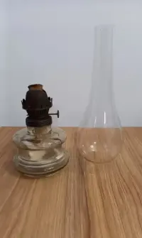 Lampa naftowa szklana — ujęcie 2