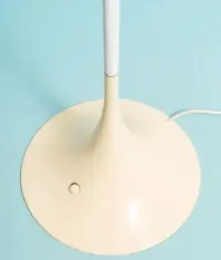 Lampa podłogowa Panthella, Verner Panton. Dania, lata 70-te. — ujęcie 4