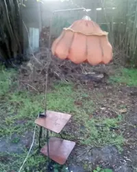 Lampa regulowana ze stolikiem gazetnikiem igielit Gałecki vintage PRL — ujęcie 5