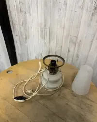Lampa stołowa PRL Polam-Meos Warszawa vintage industrialna — ujęcie 3