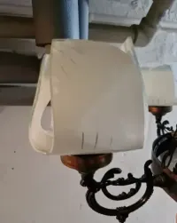 Lampa sufitowa żyrandol prl miedz mosiądz szklane klosze — ujęcie 2