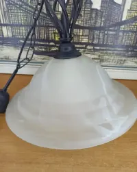 Lampa wisząca sufitowa – szklany klosz, styl vintage / klasyczny — ujęcie 2