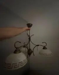 Lampa wisząca trzy kloszowa Rzymska — ujęcie 3