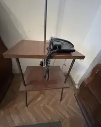 Lampa ze stolikiem PRL abażur — ujęcie 2