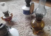 Lampy naftowe w całosci lub oddzielnie — ujęcie 2