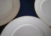 Limoges France porcelanowe talerzyki deserowe biel i złoto 6 sztuk — ujęcie 5
