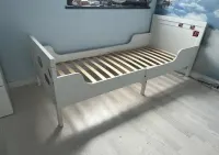 Łóżko IKEA SUNDVIK dziecięce rosnące rama ze stelażem — ujęcie 3