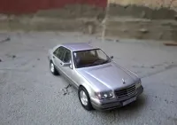 Mercedes-Benz 500SE 1:43 model samochodu W140 S-Klasa — ujęcie 3