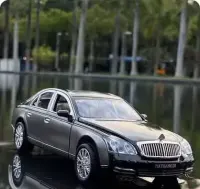 Mercedes Maybach 621S model Kolekcjonerski metalowy 1:24 — ujęcie 2