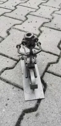 Metalowa figurka motocyklisty — ujęcie 4