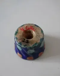 Miniaturowa miseczka ceramiczna  Sygnatura VGG 22 — ujęcie 2
