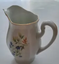 Mlecznik – Stary Dzbanuszek Do Mleka, Biały W Kwiatki Porcelana Kolmar — ujęcie 5