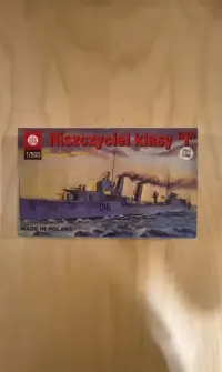 Model do sklejania Niszczyciel Klasy I HMS "Ivanhoe"  firmy Plastyk — ujęcie 3