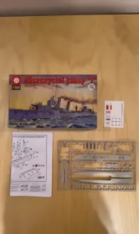Model do sklejania Niszczyciel Klasy I HMS "Ivanhoe"  firmy Plastyk — ujęcie 2