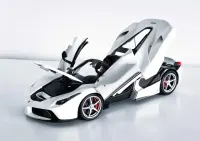 Model Ferrari LaFerrari Aperta Bianco Italia BBR 1/18 — ujęcie 2