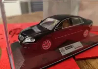 Model VW paheron skala 1:43 — ujęcie 3