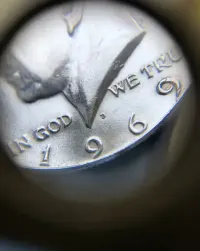 Moneta USA dolar Kennedy half dollar srebrna srebro 1969 rok — ujęcie 3