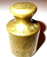 Mosiądz - odważnik handlowy - 200g - (1943r.) — ujęcie 2