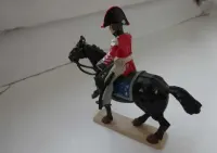 Napoleon na koniu   żołnierzyk z prl-u      figurka   wysokość ~ 9,5 cm — ujęcie 2