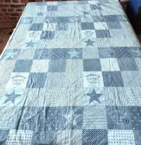 Narzuta na łóżko w stylu marynistycznym patchwork — ujęcie 2