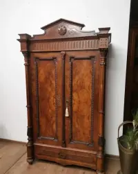 Oryginalna szafa bieliźniarka biedermeier  orzech 873/2025 — ujęcie 2