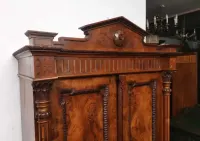 Oryginalna szafa bieliźniarka biedermeier  orzech 873/2025 — ujęcie 5