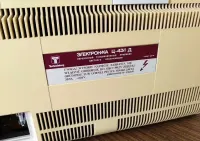 Oryginalny radziecki telewizor kolorowy Elektronika C-431D (Электроника Ц-431Д), produkcji ZSRR. — ujęcie 2