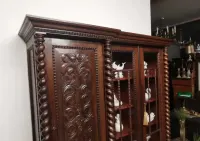Orzechowa biblioteka witryna  antyk 913/2026 — ujęcie 3