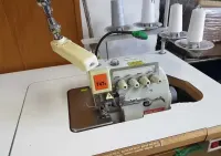 Owerlok 4 nitkowy Siruba 747K 230V — ujęcie 2