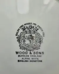 Ozdobny porcelanowy talerz Wood &  Sons — ujęcie 2