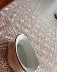 Papierośnica porcelanowa z czasów PRL-u — ujęcie 5