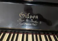 Pianino E. Gilson XIX w. — ujęcie 3