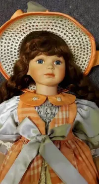 Piękna lalka w bardzo dobrym stanie. Świetnie wykonana. Duża.Porcelana. — ujęcie 2