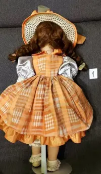 Piękna lalka w bardzo dobrym stanie. Świetnie wykonana. Duża.Porcelana. — ujęcie 3
