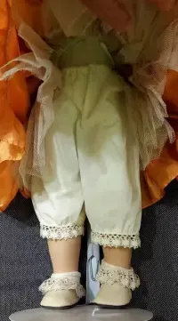 Piękna lalka w bardzo dobrym stanie. Świetnie wykonana. Duża.Porcelana. — ujęcie 4