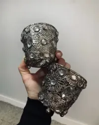 Piękne metalowe świeczniki stare vintage ozdoba — ujęcie 4