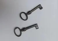 Piękne retro kluczyki metalowe PRL — ujęcie 2