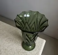 Piękny zielony wazon art deco stare szkło — ujęcie 2