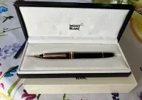 Pióro wieczne Montblanc pokryte złotem czarny — ujęcie 2