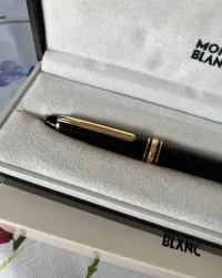 Pióro wieczne Montblanc pokryte złotem czarny — ujęcie 3