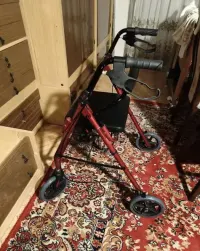 Podpórka czterokołowa aluminiowa. — ujęcie 3