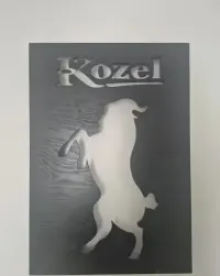 Podświetlany szyld, neon, kozel. — ujęcie 2